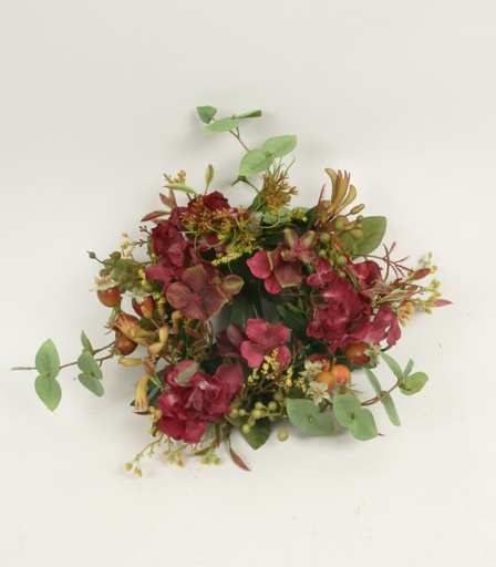 mixed hydrangea wreath