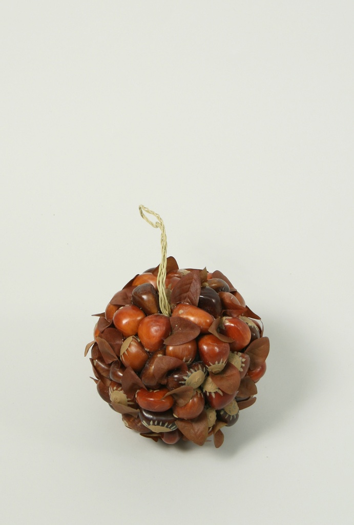 Chestnut Wreath
