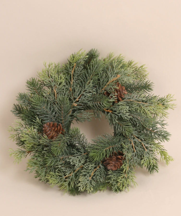 pine wreath with cone 